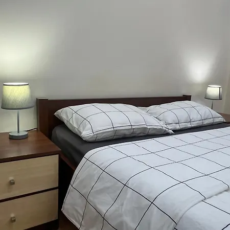 Apartment On Skoryka Str *