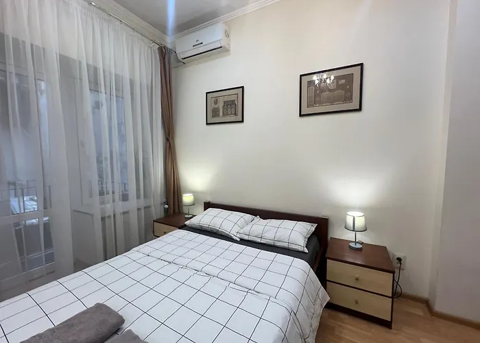 On Skoryka Str * إلفيف