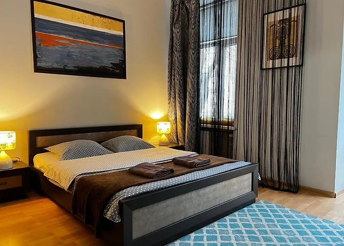 On Skoryka Str * إلفيف