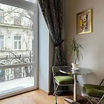 On Skoryka Str